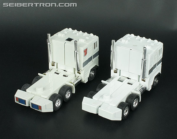 Transformers Music Label Convoy iPod Docking Bay (Image #91 of 190)