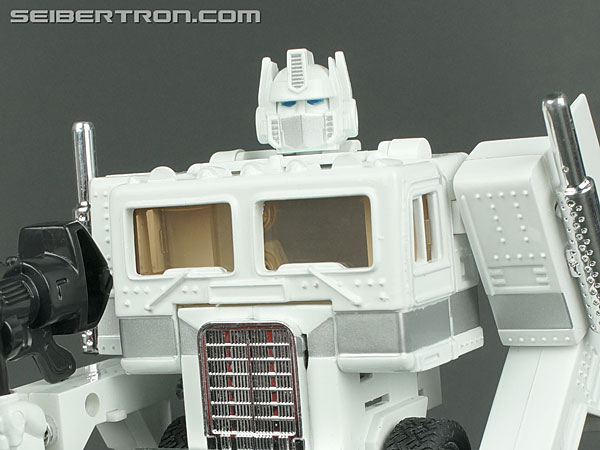 Transformers Music Label Convoy iPod Docking Bay (Image #124 of 190)