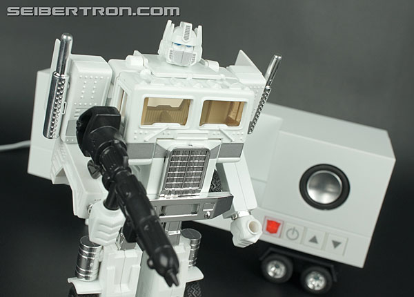 Transformers Music Label Convoy iPod Docking Bay (Image #150 of 190)