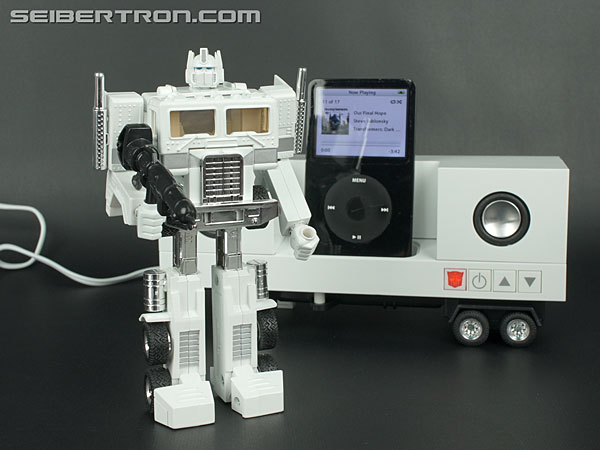 Transformers Music Label Convoy iPod Docking Bay (Image #157 of 190)