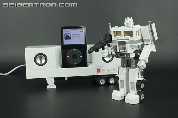 Transformers Music Label Convoy iPod Docking Bay (Image #159 of 190)
