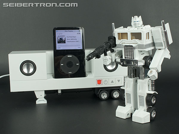Transformers Music Label Convoy iPod Docking Bay (Image #160 of 190)