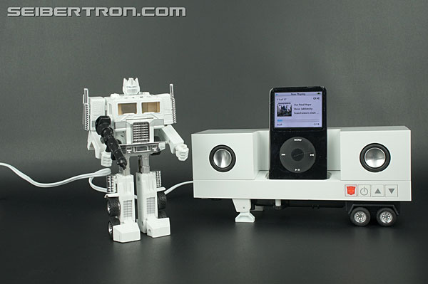 Transformers Music Label Convoy iPod Docking Bay (Image #167 of 190)