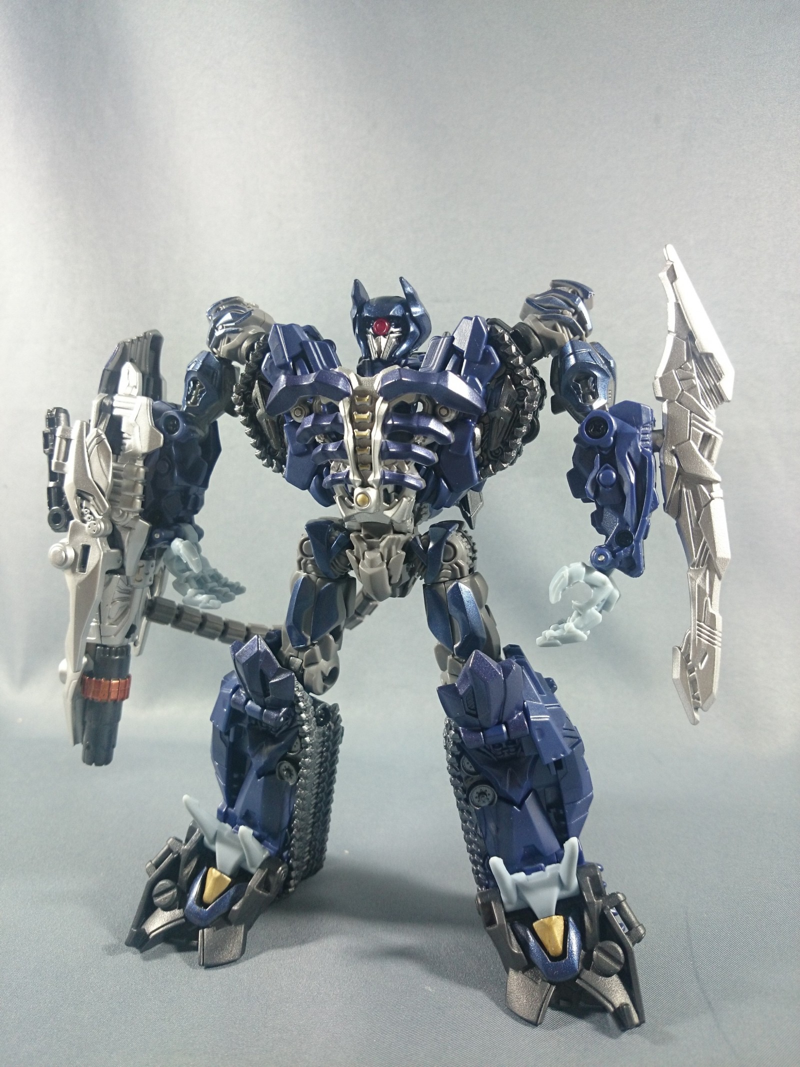 Transformers News: In Hand Images of Optimus, Megatron, Shockwave and Bumblebee from 10th Anniversary Movie The Best