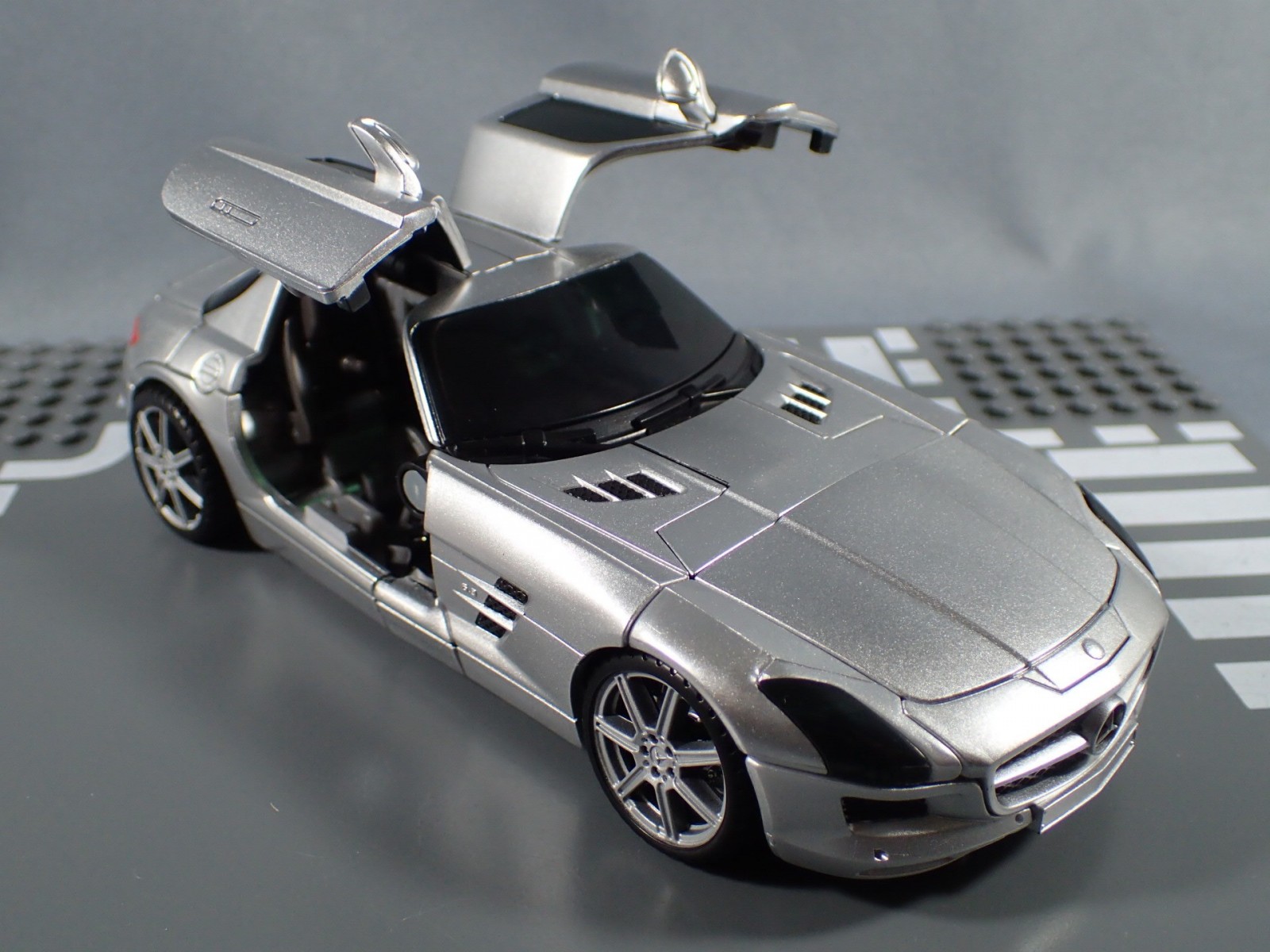 Transformers News: Top 5 Nicest Licensed Car Modes Among Transformers Toys
