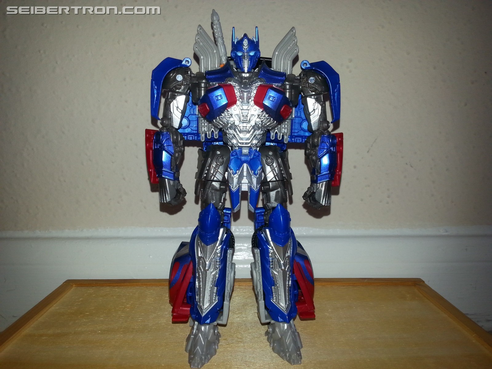 Transformers News: Pictorial review of Transformers: The Last Knight Voyager Optimus Prime
