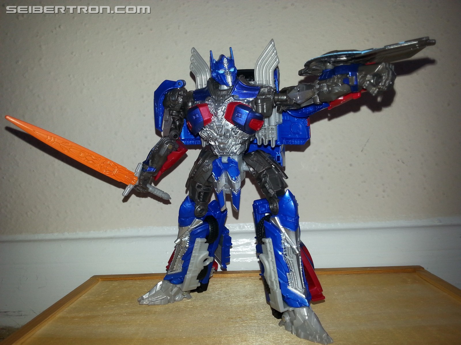 the last knight voyager optimus prime