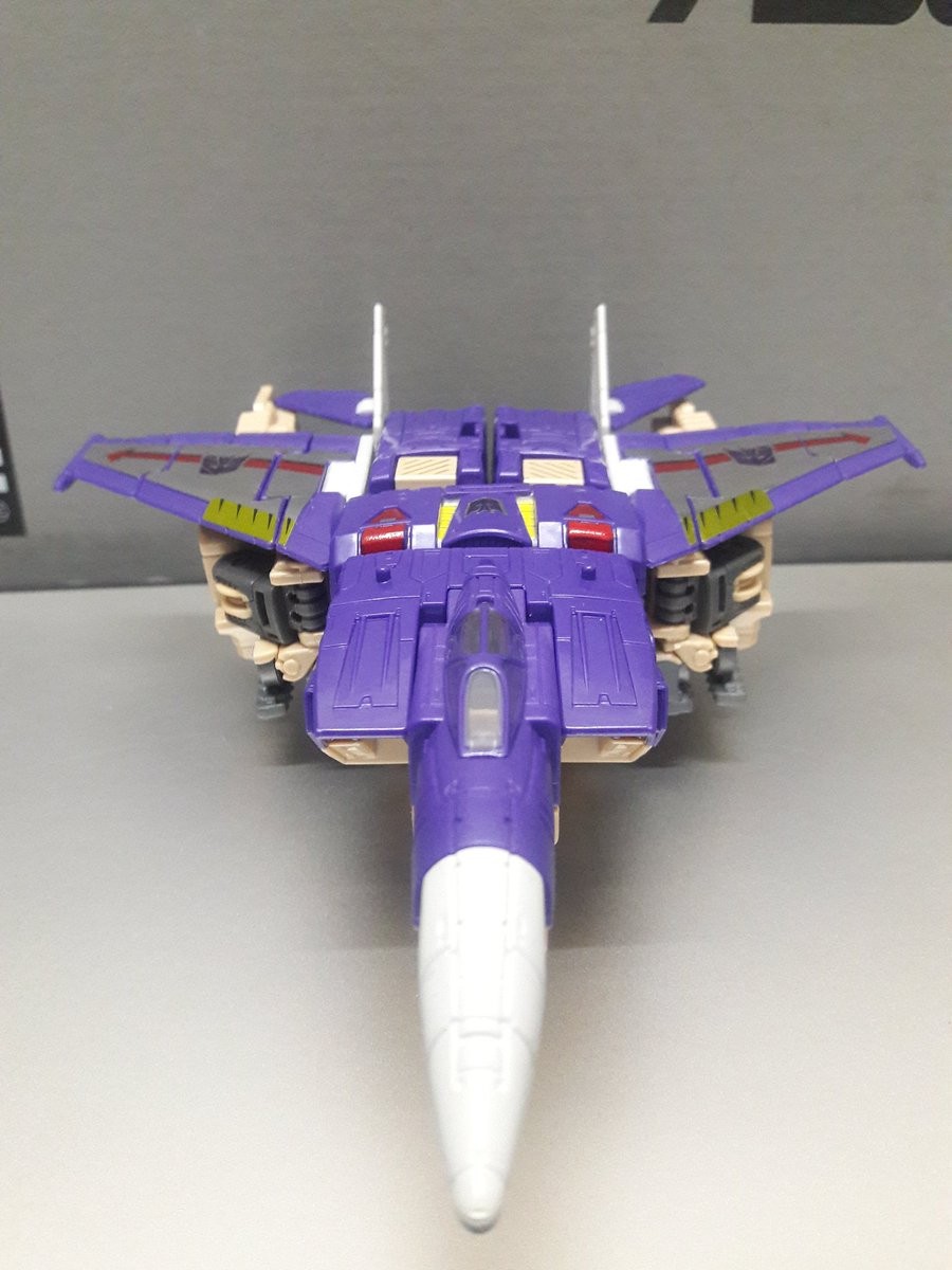 Transformers News: In-Hand Images of Transformers Titans Return Octone, Blitzwing, Titan Master Ramhorn