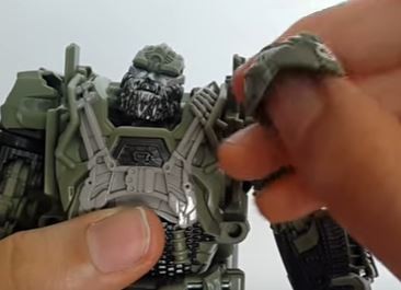 Transformers News: Video Review for Voyager Hound from Transformers: The Last Knight Showing Weapon Storage and Extras