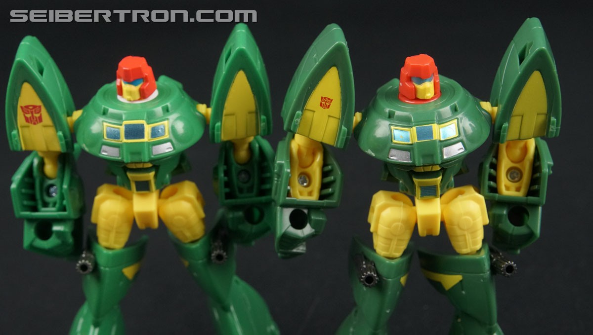 Differences between Titans Return Legends Class Cosmos and 
