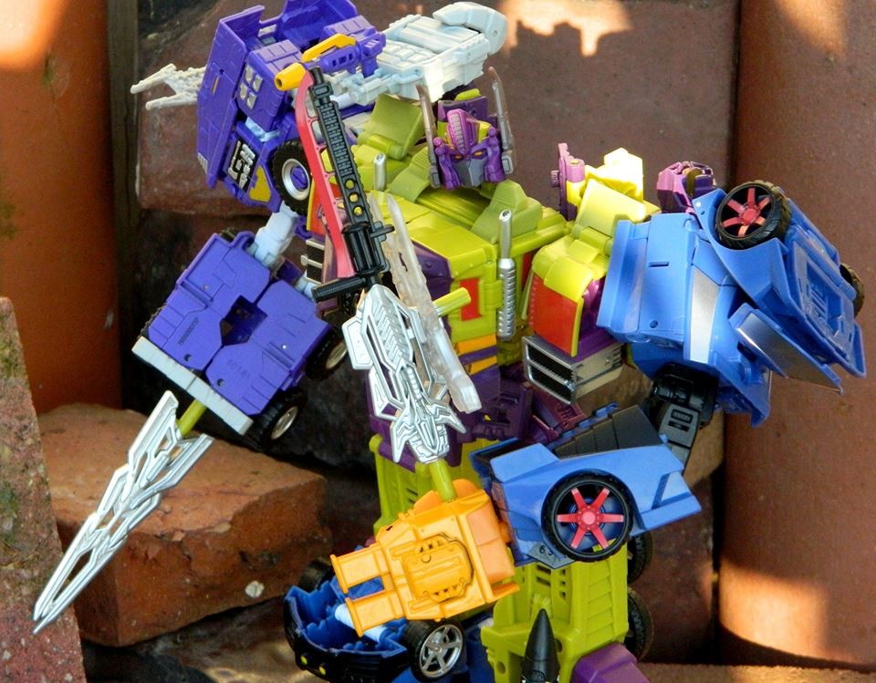 Transformers News: Final TFSS 5.0 Figures are Arriving and Mystery Figure Revealed