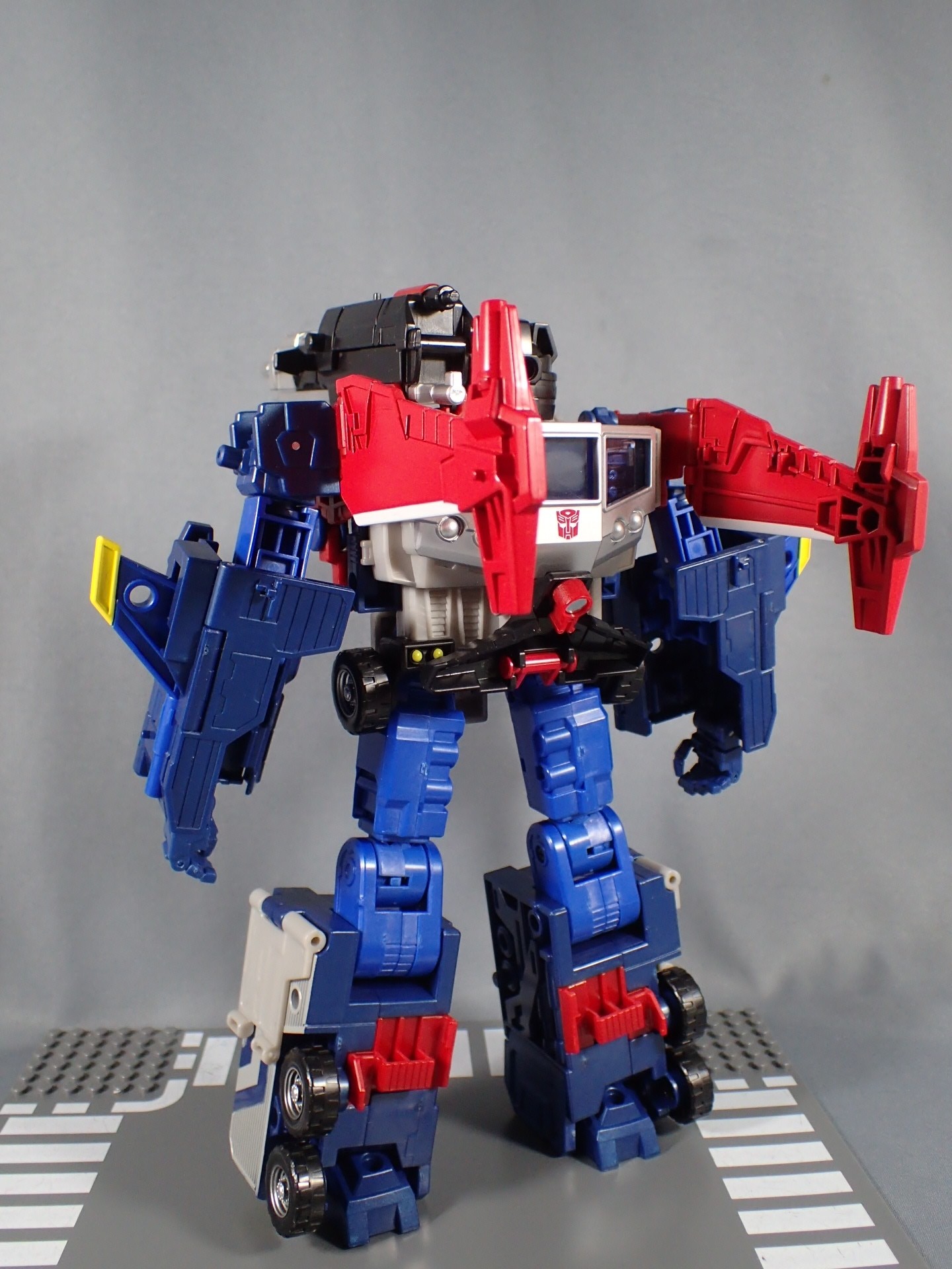 Transformers News: Written Review and More In Hand Images for Legends LG 42 Godbomber