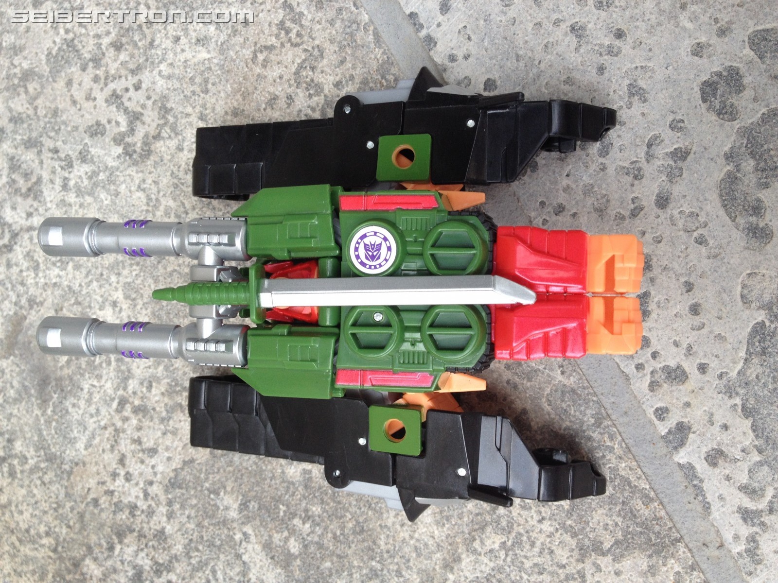 Transformers News: Pictorial Review of Robots in Disguise Warrior Bludgeon
