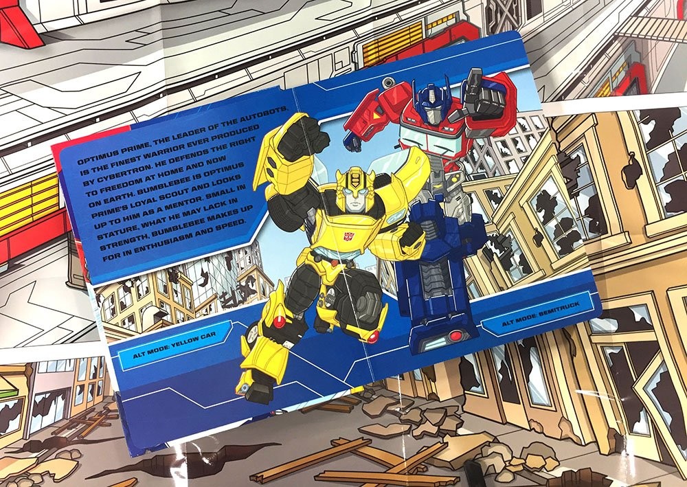 Transformers News: First Images of Transformers Busy Book with Figures and Playmat