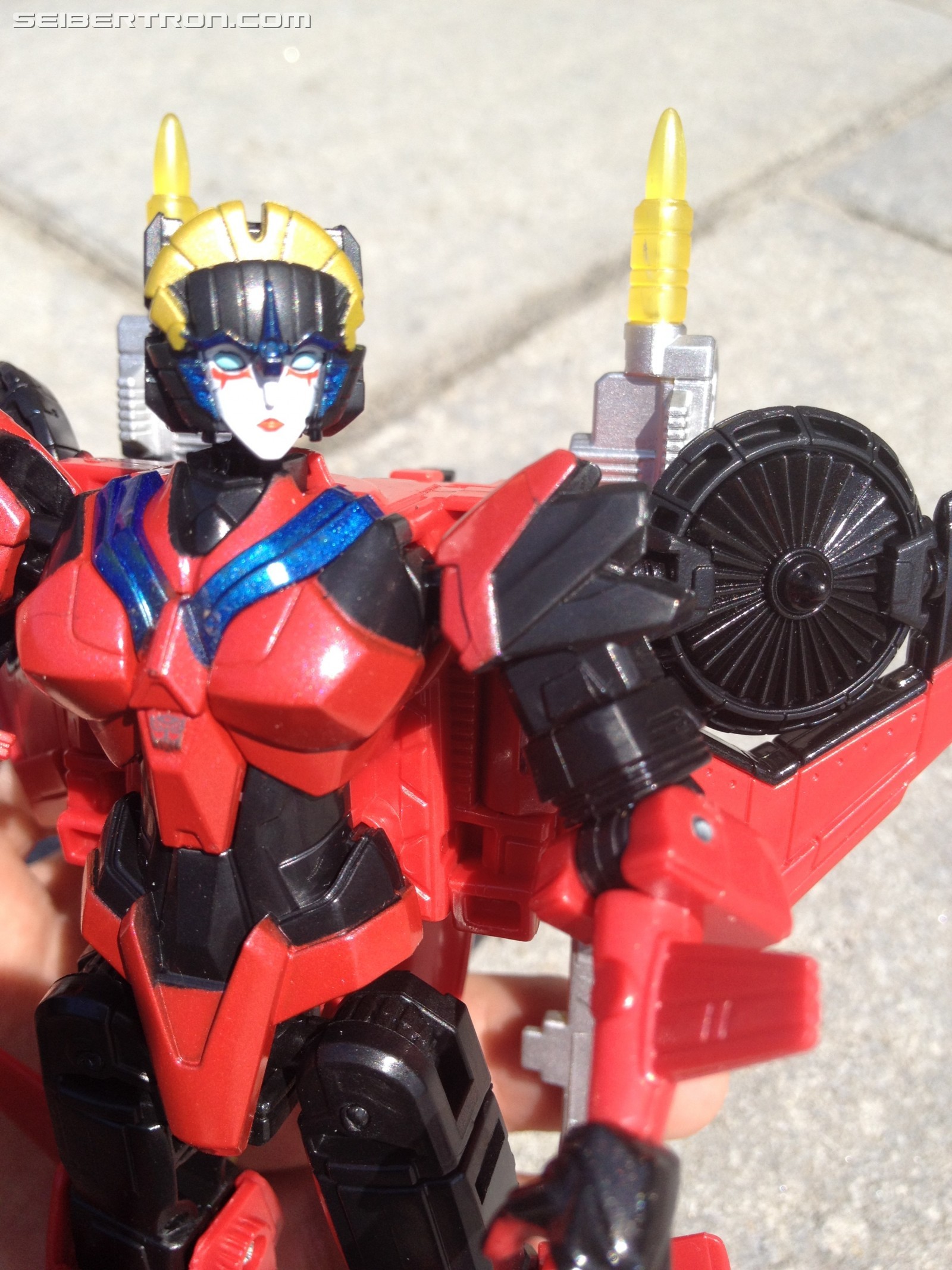 Transformers News: Pictorial Review of Transformers Titans Return Windblade