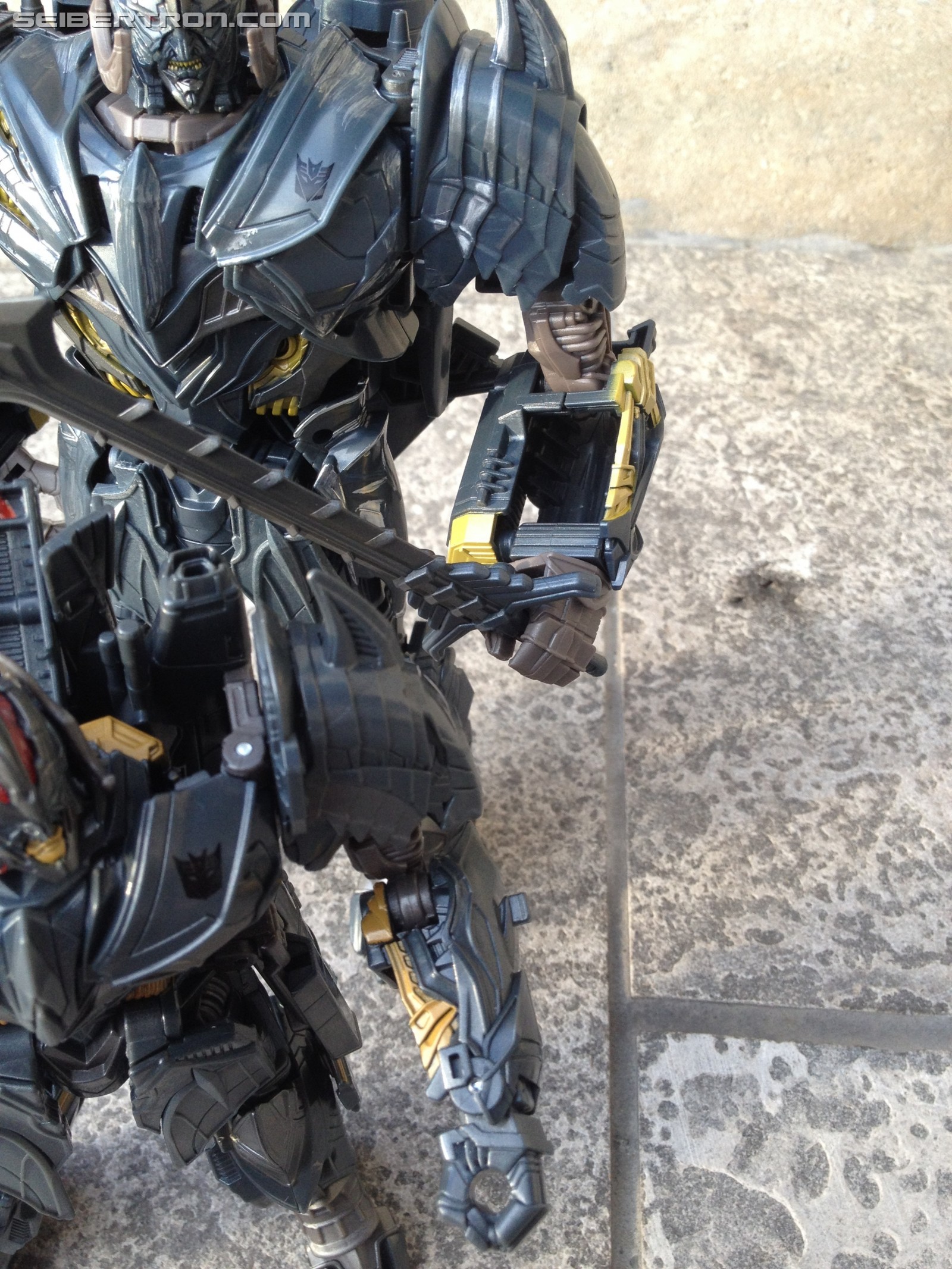 Transformers News: Leader vs Voyager: Which is the better Megatron Figure from Transformers the Last Knight