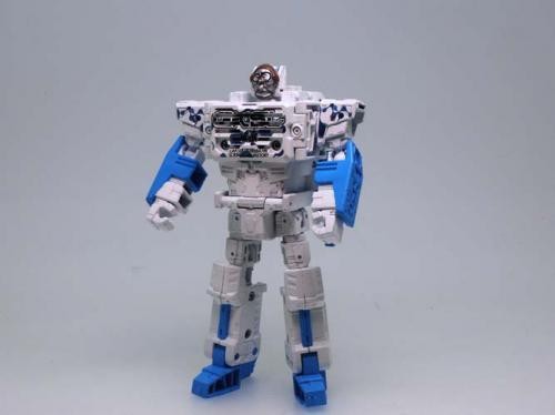 Transformers News: More Images of Transformers Downtown Limited Edition Cerebros/Fortress Titan Masters