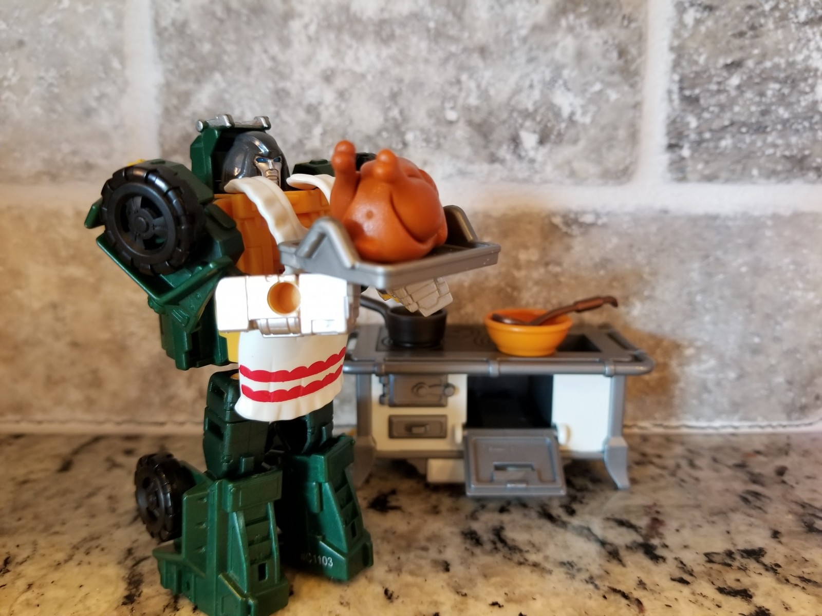 Transformers News: Re: Transformersmas 2017: A 25 Day Holiday Photo Challenge