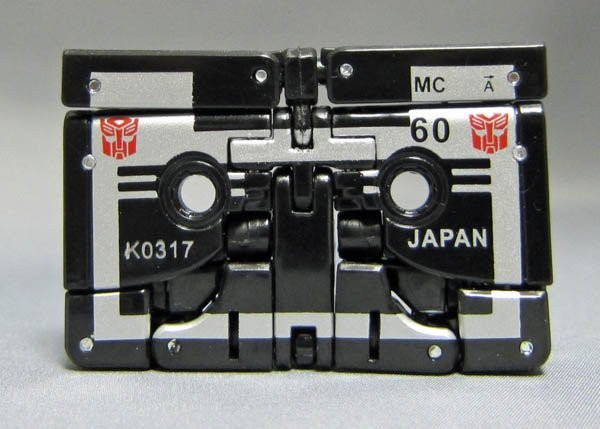 Transformers News: In-Hand Images of Transformers Masterpiece MP-15/16-E Cassettebot Vs Cassettetron Set