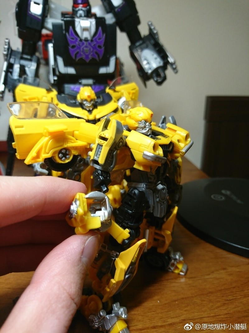 Transformers News: In-Hand Images and Comparisons of Transformers Studio Series Ratchet, Stinger, Bumblebee, Crowbar