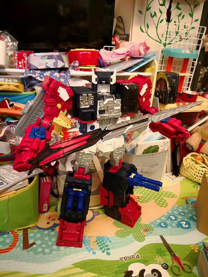 Transformers News: More In-Hand Images & Comparisons of Takara Tomy Transformers Legends LG-EX Grand Maximus