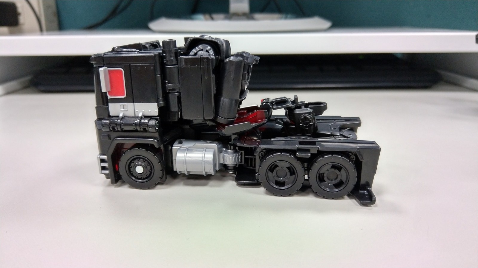 Transformers News: In Hand Images of Transformers Power of the Primes Amazon Exclusive Nemesis Prime