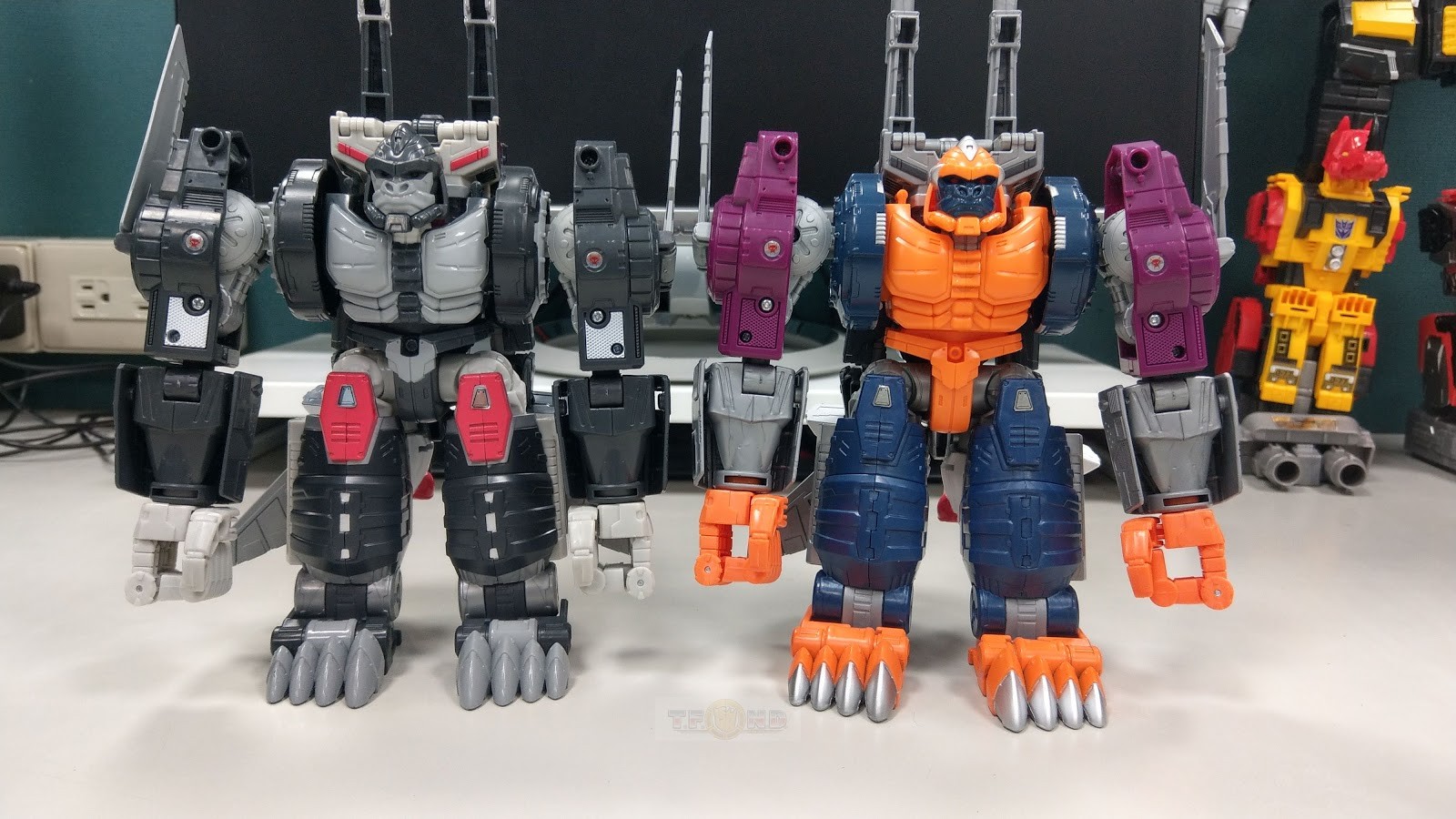 Transformers News: Transformers Power of the Primes San Diego Comic Con Throne of the Primes Pictorial and Video Review