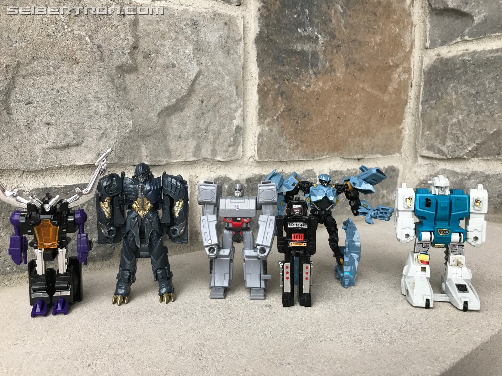 Transformers News: Pictorial Review for Transformers Cyberverse Scout Megatron