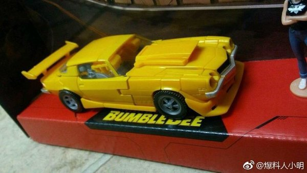 Transformers News: In hand pictures of SS-15 Bumblebee with Charlie and Car Modifications