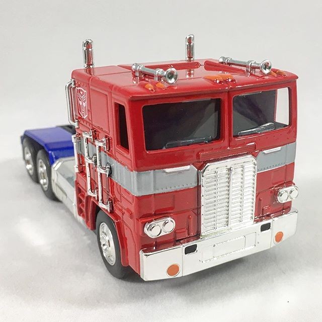 Trucks - JADA TOYS - 99524 - G1 Optimus Prime - Autobot COE Semi