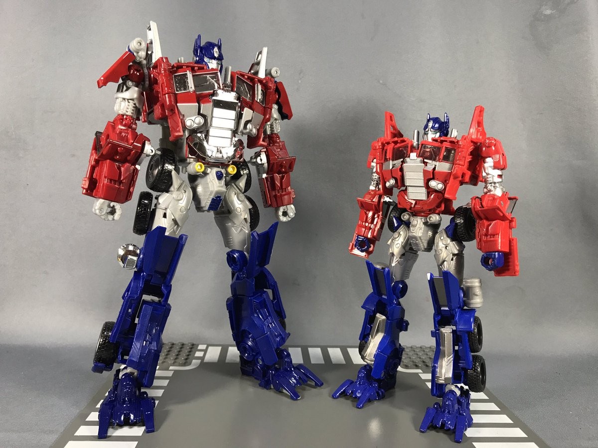 Legendary optimus prime store toy