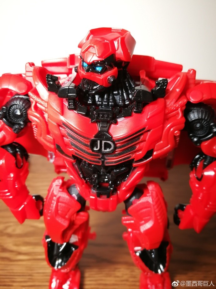 Transformers News: In Hand Images - Hasbro China JingDong Exclusive Generations JD Red Knight