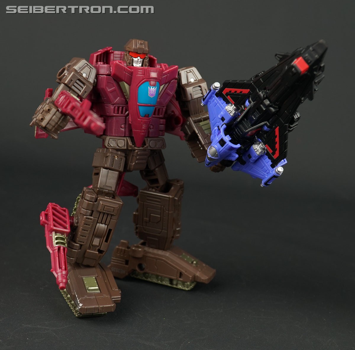 Transformers News: In-hand comparison pics of Micromasters from Transformers War for Cybertron SIEGE