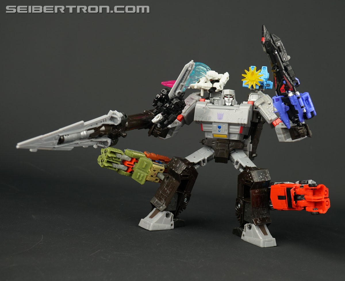 Transformers News: In-hand comparison pics of Micromasters from Transformers War for Cybertron SIEGE