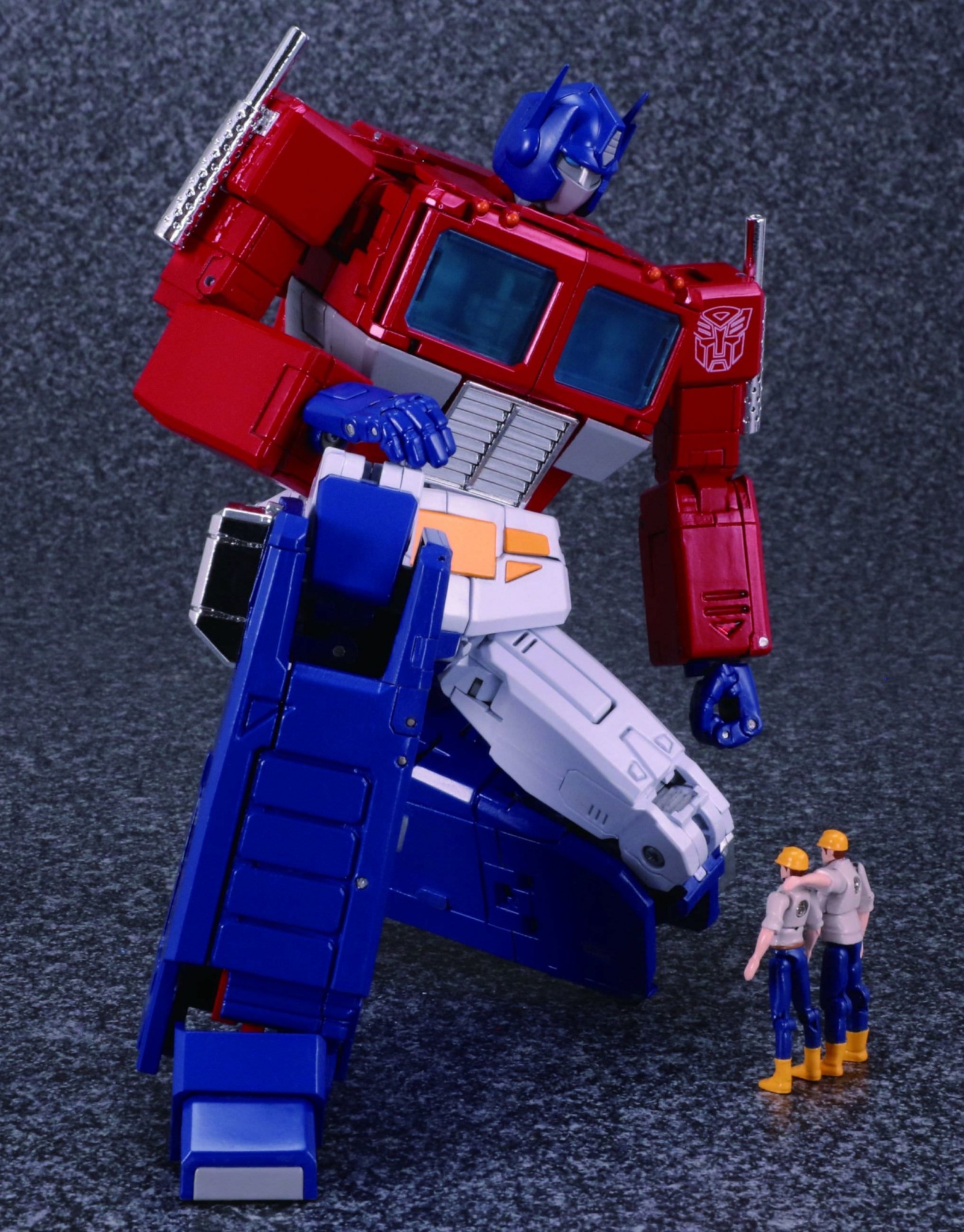 Transformers News: EB Games to get Masterpiece MP-44 Optimus Prime Ver 3 in Canada