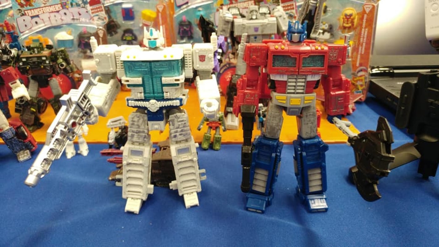 Transformers News: Siege Leader Class Optimus Prime Possibly Leaked by IDW + Specialized Siege Display found in Stores