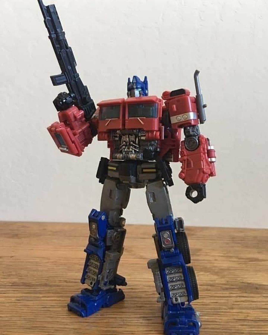 transformers toys studio series 38 voyager class bumblebee movie optimus prime action figure