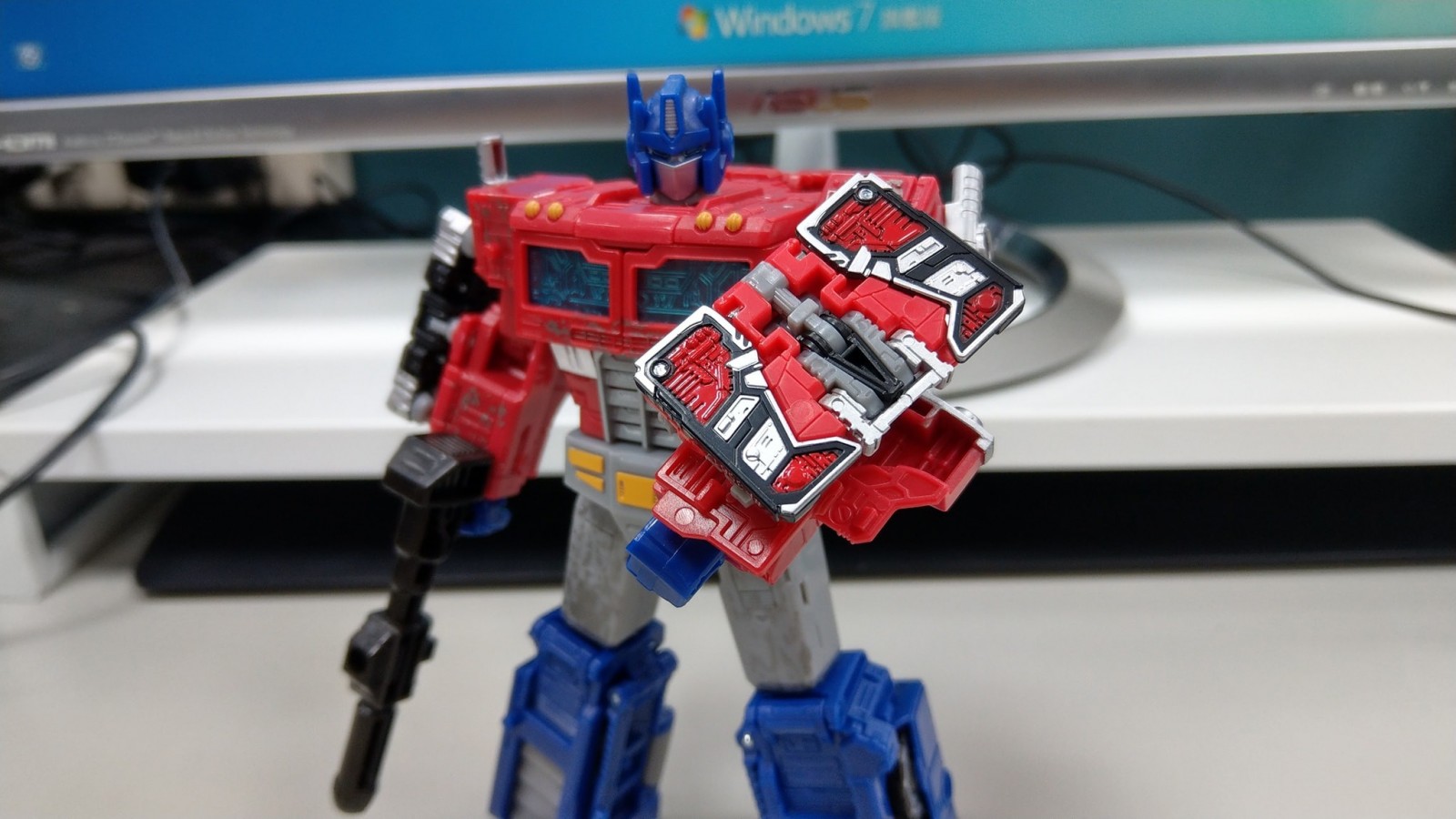 Transformers News: In Hand Images of Transformers Siege Wave 2 Micromasters