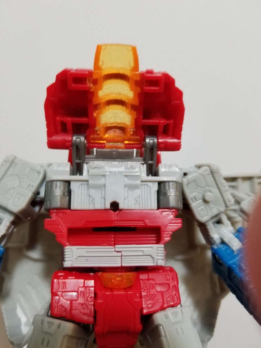 Transformers News: Running Change Found in Transformers War for Cybertron: Siege Starscream - Added Chest Pin