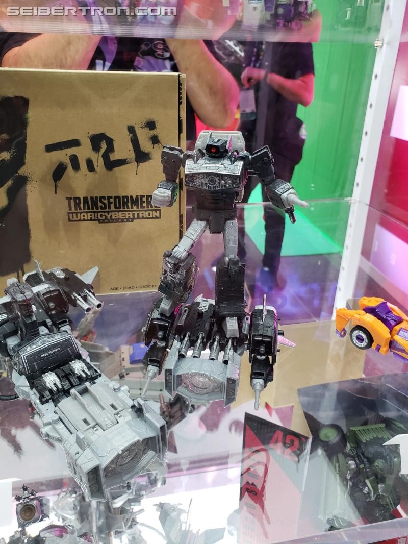 Transformers News: Masterpiece Megatron Selects Lancer Galaxy Man Shockwave and Red Wing Galleries from #SDCC2019