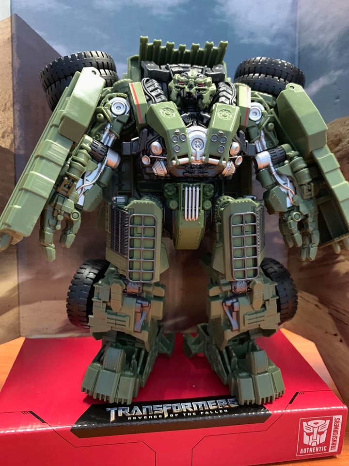 Transformers News: In Hand Images of Transformers Studio Series of Hightower, Long Haul, and KSI Boss