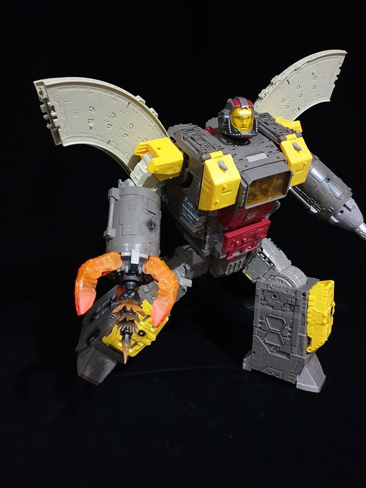 Transformers News: New In-Hand Images of Transformers War for Cybertron: Siege Omega Supreme