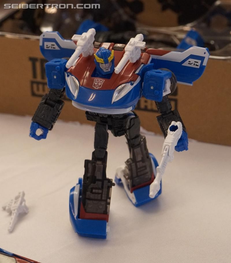 Transformers News: Transformers Generations Selects and 35th Anniversary Image Gallery and Video from #NYCC2019