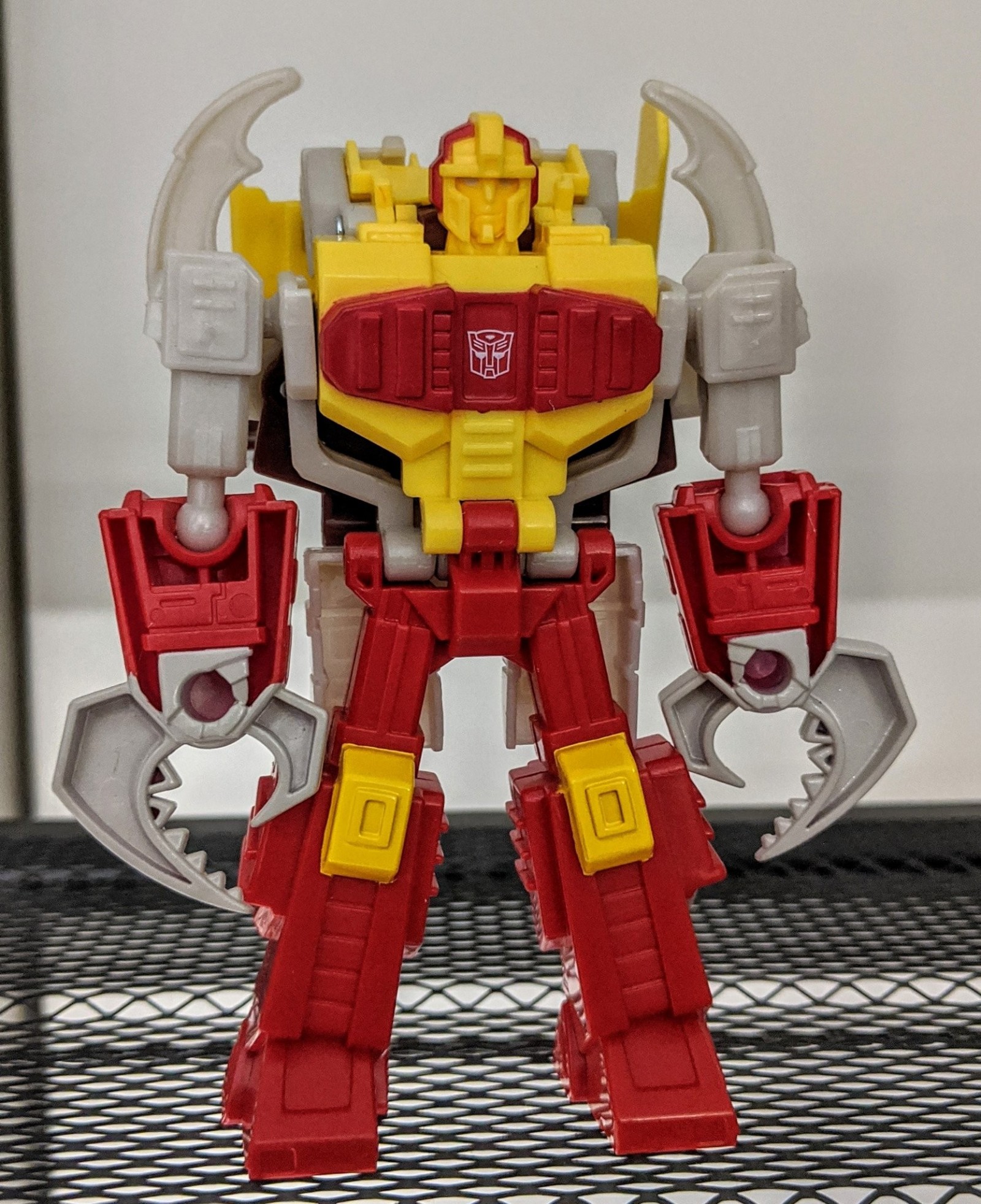 Transformers News: ]Transformers Cyberverse One Step Repugnus Spotted with In Hand Images