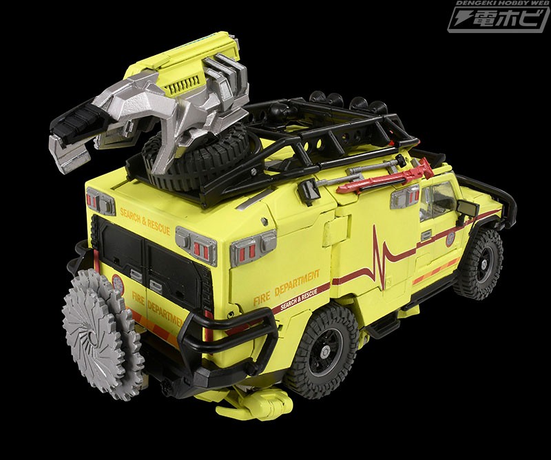 Transformers News: New Photos Of MPM-11 Ratchet From Dengeki Hobby Web
