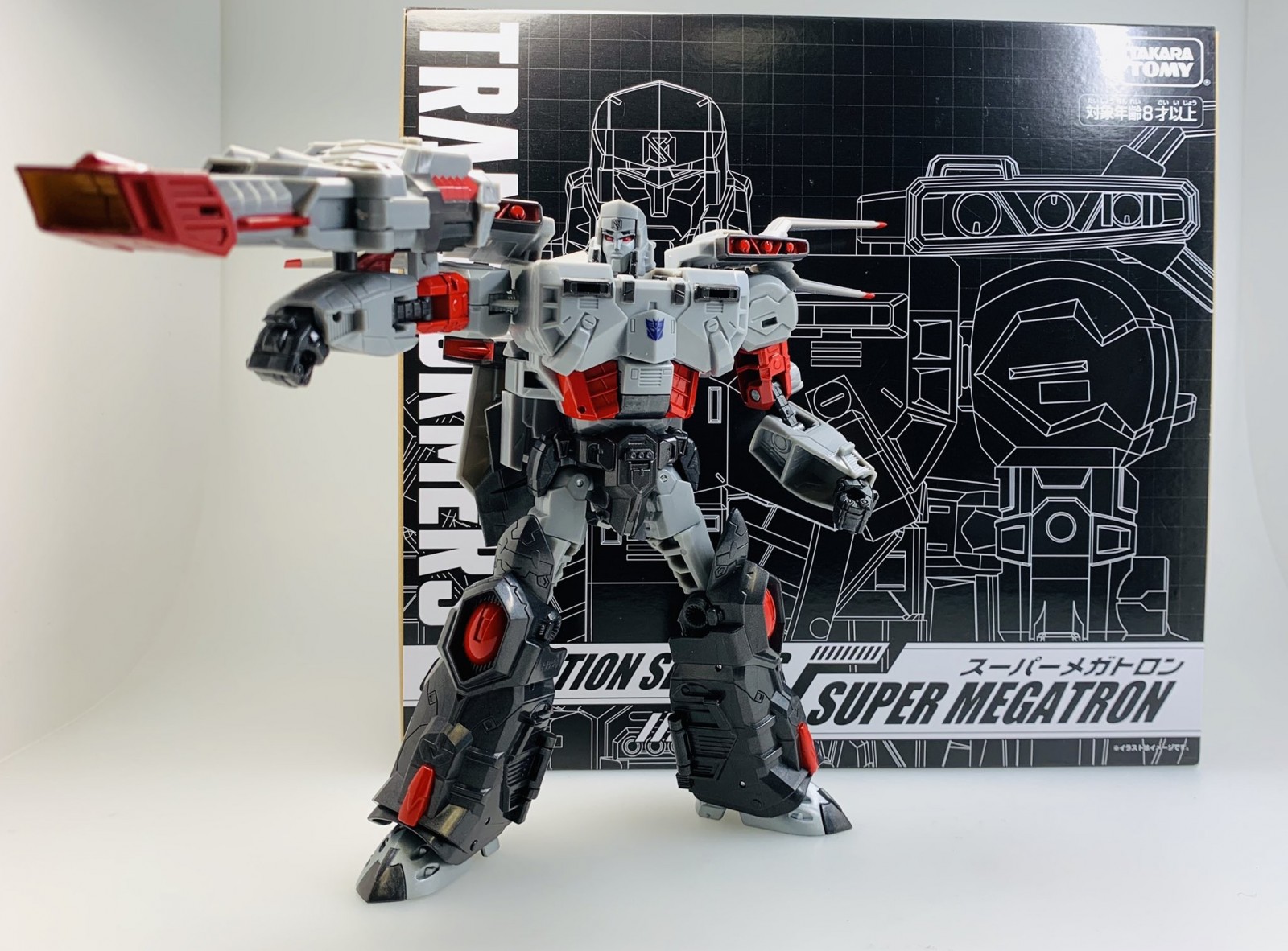 Transformers News: New In Hand Image and Package Shots Of Transformers Generations Selects Super Megatron