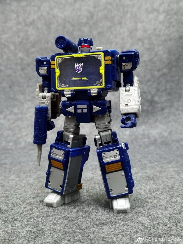 Transformers News: New In-Hand Photos of Netflix Transformers Voyager Class Soundwave with Ravage and Lazerbeak