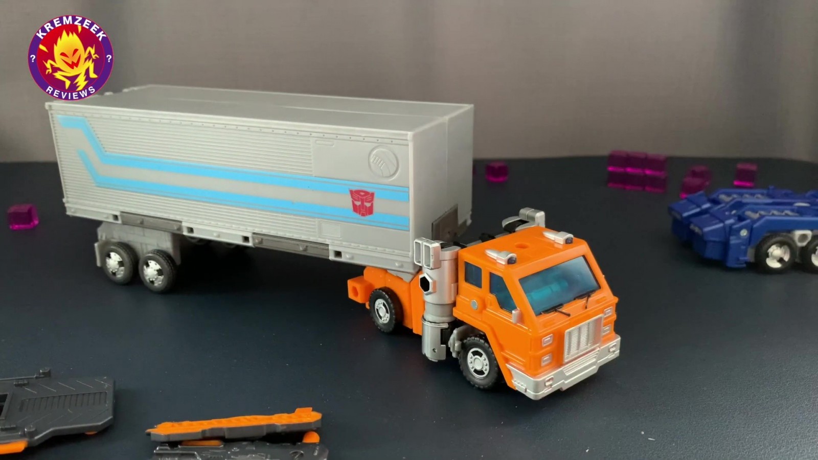 Transformers News: Video Review for WFC Kingdom Huffer