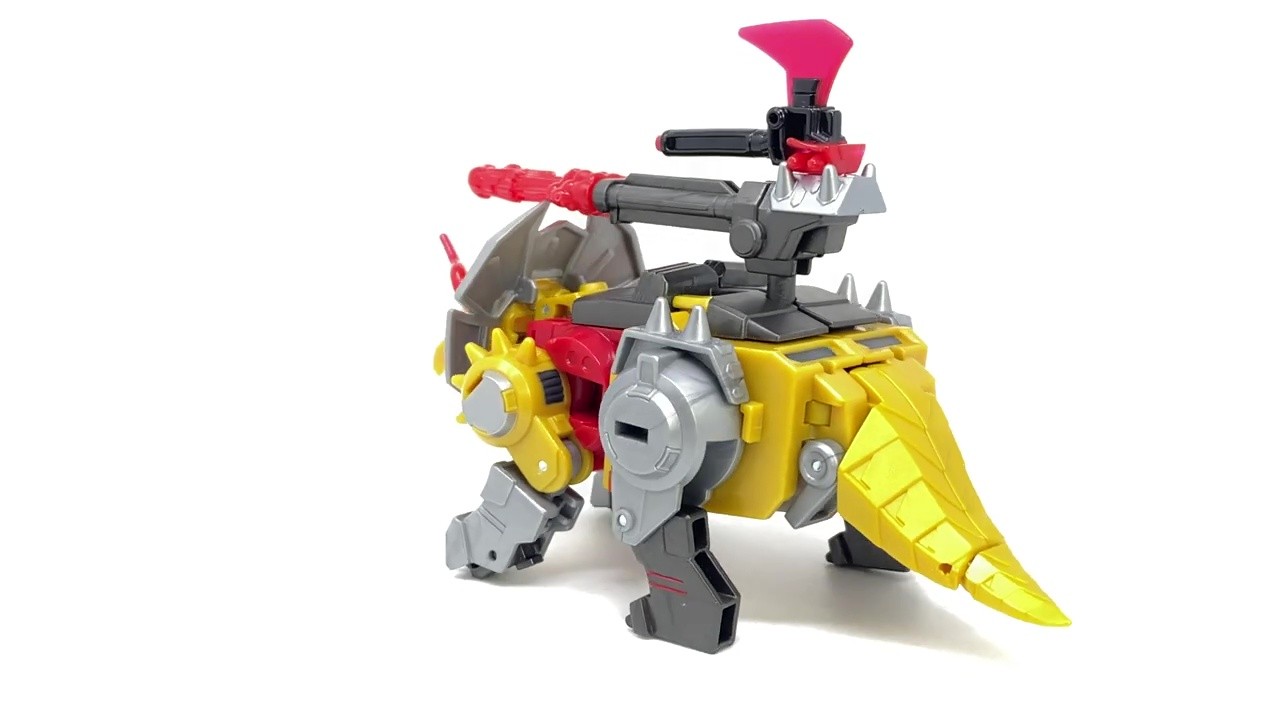 Transformers News: First Look at New Transformers Deluxe Slug