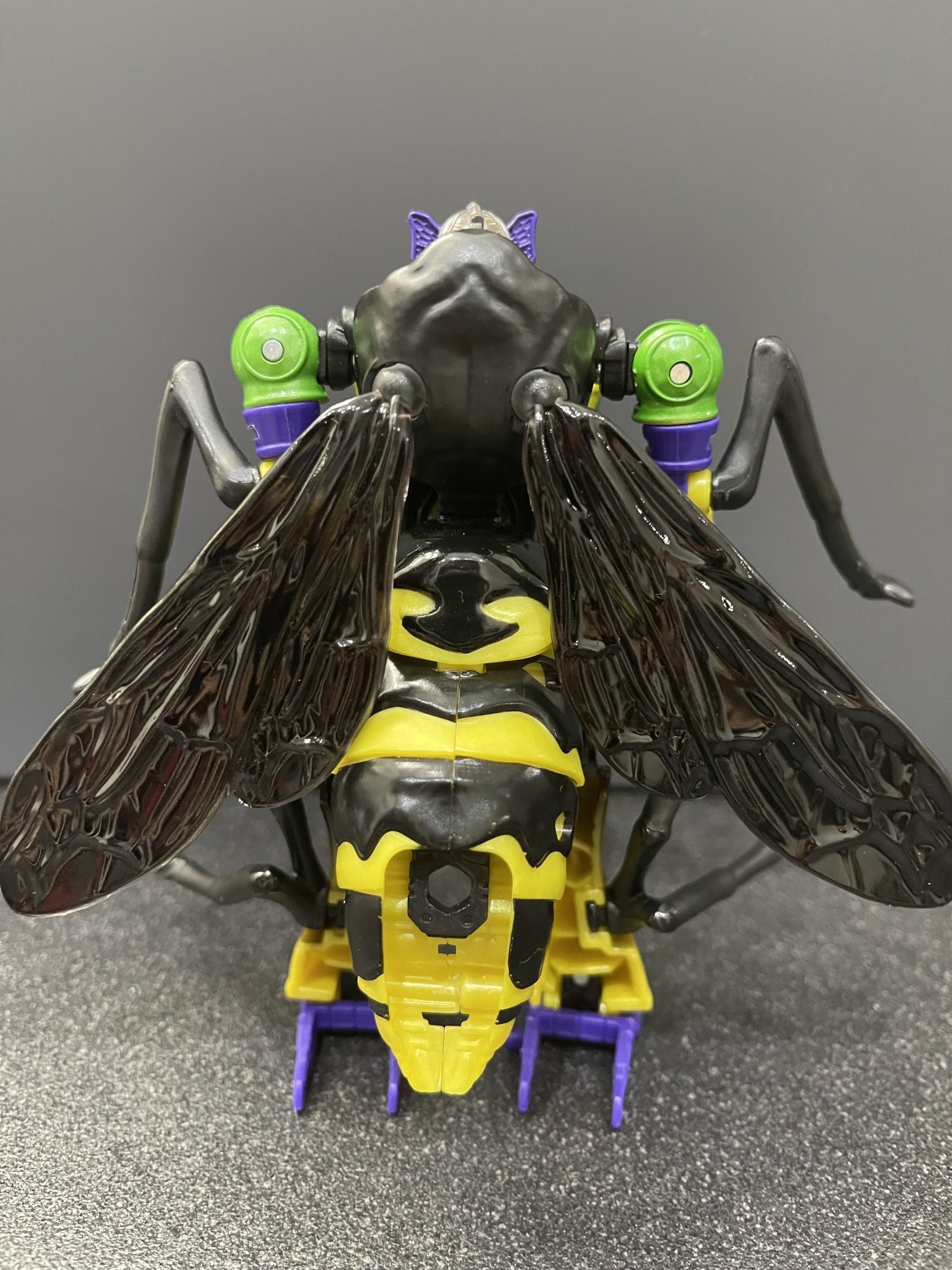 Transformers News: New In hand Images of Transformers Generations Selects Buzzsaw